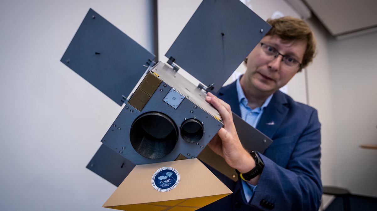 Výzkumný a zkušební letecký ústav chystá další české družice